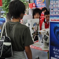 ビックカメラ有楽町では辻本プロデューサーのサイン会