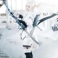 ゆうり@yuuuribbon プラチナ『アークナイツ』／撮影：Tooru（@photooru）