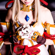 ふつれ（@_futsure_）_ニア『ゼノブレイド2』／撮影：demag（@demagr10）、衣装：サチコ（@sachiko1108）