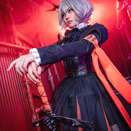 『アークナイツ』タルラ／モデル：KAPI （@KAPI_827MP）、撮影：乃木章（@Osefly）