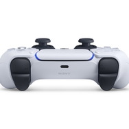 気になるコントローラーの裏側もお披露目！ PS5周辺機器の詳細情報が更新
