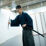 『Ghost of Tsushima』の剣戟はプロの目にどう映るのか? 殺陣師から見た“時代劇アクション”の注目点に迫る─実地体験と迫真の実演も必見!