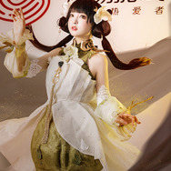 人気の由縁は愛らしさ？97万フォロワーの中国コスプレイヤーがオープンワールドRPG『Revelation Online』のキャラクターで壁ドン！？