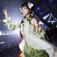 人気の由縁は愛らしさ？97万フォロワーの中国コスプレイヤーがオープンワールドRPG『Revelation Online』のキャラクターで壁ドン！？