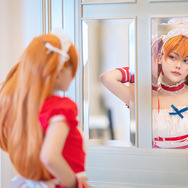 『新世紀エヴァンゲリオン』惣流・アスカ・ラングレー（メイドver.）／モデル：KAPI、撮影：乃木章