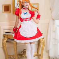 『新世紀エヴァンゲリオン』惣流・アスカ・ラングレー（メイドver.）／モデル：KAPI、撮影：乃木章