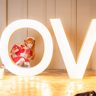 『新世紀エヴァンゲリオン』惣流・アスカ・ラングレー（メイドver.）／モデル：KAPI、撮影：乃木章