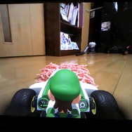 『マリオカート ライブ ホームサーキット』にモップをつけて掃除してみた―そんな…掃除したばかりなのに埃と髪の毛が…！