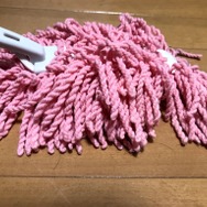 『マリオカート ライブ ホームサーキット』にモップをつけて掃除してみた―そんな…掃除したばかりなのに埃と髪の毛が…！