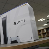 編集部にPS5が到着！まずは外箱をじっくりチェックだ……！