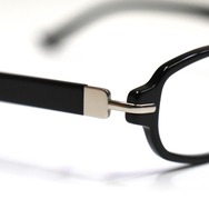 本職を驚かせる『アリスギア』のメガネと、それを完全再現する「執事眼鏡」―満を持してのコラボメガネは如何にして産まれたのか