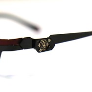 本職を驚かせる『アリスギア』のメガネと、それを完全再現する「執事眼鏡」―満を持してのコラボメガネは如何にして産まれたのか