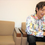 【インタビュー】つるの剛士が語る女性向けコンテンツ の魅力とはーー【2.85次元】教育番組パロディショー「うたってにこりん☆」インタビュー