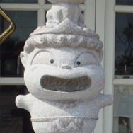 銚子電鉄に、ハドソンが幸せを呼ぶしあわせ三像を寄贈