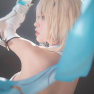 蛍／モデル：粛雨