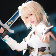 蛍／モデル：粛雨