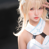 蛍／モデル：粛雨