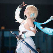 蛍／モデル：粛雨