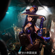 モナ／モデル：小奈