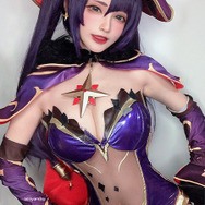 モナ／モデル：千夜未来