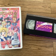 3,000万円を投資したコレクターが語る「セーラームーン」！Vol.12 VHSと連動するマイナーハード『てれびっこ』ー30年以上前のテクノロジーに感動