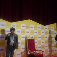 『王様物語』発売記念！2484人の中から選ばれたアルバイト王様の即位式が開催