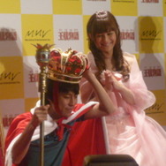 『王様物語』発売記念！2484人の中から選ばれたアルバイト王様の即位式が開催