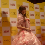 『王様物語』発売記念！2484人の中から選ばれたアルバイト王様の即位式が開催