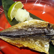 『ニーア オートマタ』の2Bがアジを食べるとヤバいことが起きる…!「アジの日」記念で公開された「ゲーム飯」動画がひたすらシュール