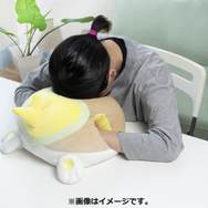 「ワンパチ」のおしりに顔をうずめる幸せ！もっちりしたお昼寝クッション、取り扱い開始