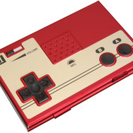 懐かしのファミコンが名刺ケースになって登場