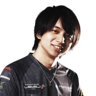 「文野環」さんもお祝いのナンを焼く！コスプレイヤー「えなこ」さんとプロゲーマーが交際発表