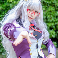 ビワハヤヒデ／モデル：ねり梅（@nrumcos）、撮影：南極夏彦（@nnankyoku）