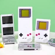 ゲームボーイアドバンスを意味なく横長にした男が現る！ 過去には意味なく初代ゲームボーイを縦長に