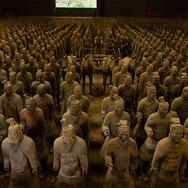 新作フリー素材「異世界転生マッチョ」のインパクトが凄まじい！剣と筋肉の世界で、1人のマッチョが魔王退治