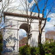 新作フリー素材「異世界転生マッチョ」のインパクトが凄まじい！剣と筋肉の世界で、1人のマッチョが魔王退治