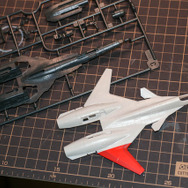 『エースコンバット』プラモデル1/144「ADFX-01」レビュー！LEDでレーザー照射表現が映える