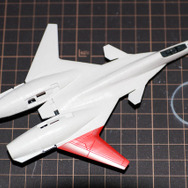 『エースコンバット』プラモデル1/144「ADFX-01」レビュー！LEDでレーザー照射表現が映える