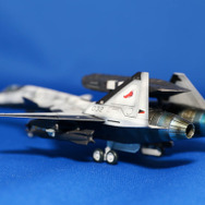 『エースコンバット』プラモデル1/144「ADFX-01」レビュー！LEDでレーザー照射表現が映える