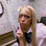 岸田メル、黒ギャルになる―「ゐωナょ～！黒≠″ャ」レレニナょっナニょ」とのこと