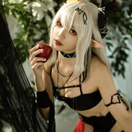 マドロック（静谧午夜 DN06）『アークナイツ』／モデル：硫酒Sulfur、撮影：狗仔