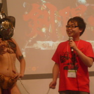 【TGS2009】謎の仮面をかぶった女戦士が登場!アクワイア『剣闘士』スペシャルステージ