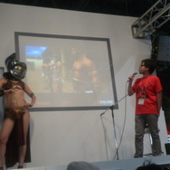 【TGS2009】謎の仮面をかぶった女戦士が登場!アクワイア『剣闘士』スペシャルステージ
