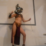 【TGS2009】謎の仮面をかぶった女戦士が登場!アクワイア『剣闘士』スペシャルステージ