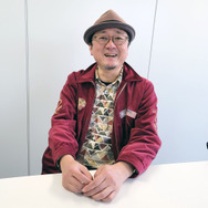 とみさわ昭仁氏。昭和の伝説のミニコミ誌『よい子の歌謡曲』で連載を持ったあと、芸能ライター、フリーライターを経てゲーム制作者に。当時は、堀井雄二氏（ドラクエ）、さくまあきら氏（桃鉄）など、フリーライターからゲーム作家に転じた例がいくつもあった。