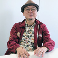 とみさわ昭仁氏がゲームに関わったのは、「オタク」という言葉を発明した伝説のミニコミ誌『東京おとなクラブ』編集長エンドウ氏の誘いで雑誌『スコラ』にファミコン関連記事を作るようになったこと。エンドウ氏は、のちにアスキーに入社して月刊アスキーの編集長となるが、その課程でとみさわ氏もファミ通編集部を紹介してもらい、ゲームフリーク田尻氏と出会うきっかけとなった。