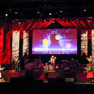 緒方恵美、杉田智和、豊口めぐみら豪華キャストが「ダンガンロンパ」10周年をお祝い！「超高校級の大同窓会」イベントレポート