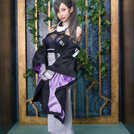 ファッションブランド「FELIDAE」／モデル：花咲 来夢