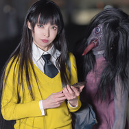 四谷みこ、イケメンに憑くオバケ『見える子ちゃん』／モデル：まゆろん、No.K（ナンバケ）、撮影：乃木章