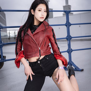 『FELIDAE/上御徒町リカ』オリジナルコスチューム／モデル：花宮いのり